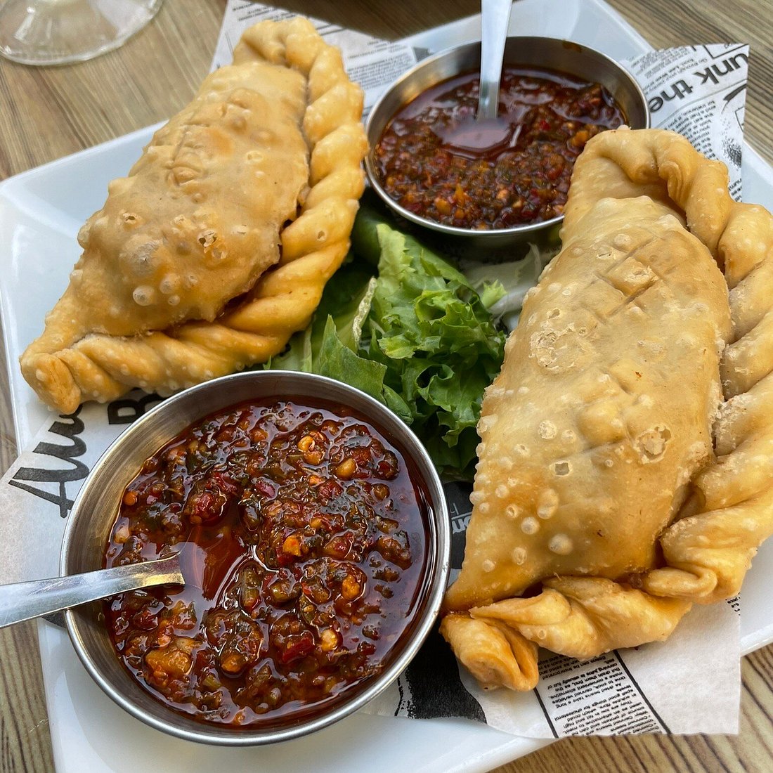 Empanadas argentinas, provolone y morcilla